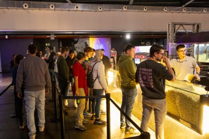 Colas en JCA Alpicat en el primer día de la actual edición de la Fiesta del Cine.