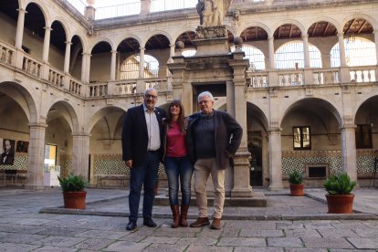 Magí Camps, Sandra Montserrat i Màrius Serra, membres de la Secció Filològica de l'IEC.