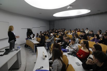 Alumnes de batxillerat en una jornada de portes obertes a la Universitat de Lleida.