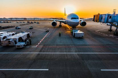 Un estudio relaciona la exposición a niveles elevados de ruido cerca de aeropuertos con un mayor riesgo de anomalías cardíacas y episodios graves