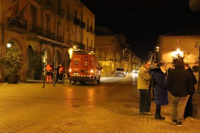 Bombers i veïns, ahir a la nit a Almacelles