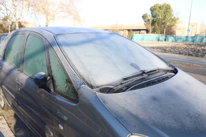 Un cotxe amb gebre a Lleida.