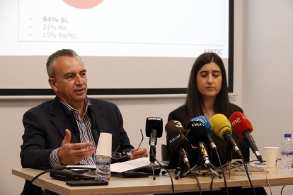 Josep Solé, president del comitè de carns de l'AECOC, i Bárbara Calvaresi, responsable del sector de carns de l'associació, en roda de premsa a Lleida. 

Data de publicació: dimecres 29 de gener del 2025, 13:58

Localització: Lleida

Autor: Roger Segura