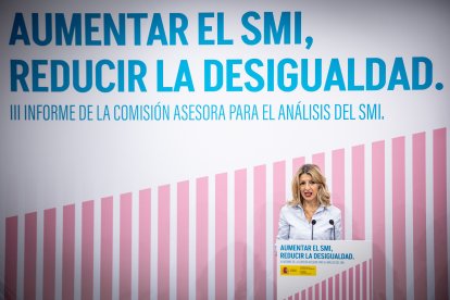 La vicepresidenta segona del govern espanyol, Yolanda Díaz, a l'acte de presentació de l'informe de la comissió d'experts sobre l'SMI   Data de publicació: dimecres 15 de gener del 2025, 13:58