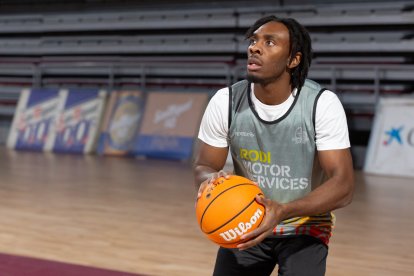 James Batemon, durant l’entrenament d’ahir amb l’Hiopos. - FORÇA LLEIDA