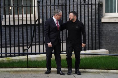 Keir Starmer ofreció un caluroso recibimiento al presidente ucraniano, Volodímir Zelensky, en Londres. - STEFAN ROUSSEAU / PA WIRE / DPA