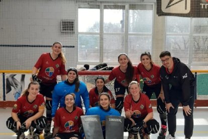 La plantilla del HC Alpicat, después de ganar este sábado en la pista del Caldes.