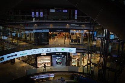 Vista general de l'interior del centre comercial Las Arenas de Barcelona.