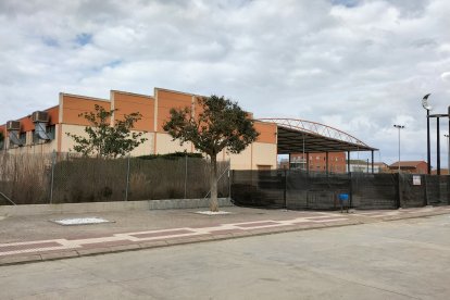La zona del pavelló en la qual hi ha prevista la construcció d’un nou edifici per assegurar-lo. - E.FARNELL