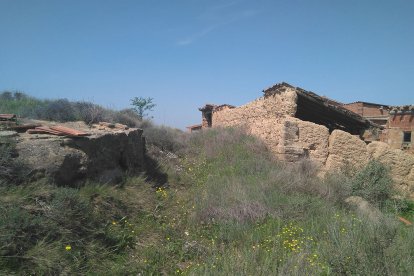 Els límits dels tres municipis conflueixen a la Fita dels Tres Termes.