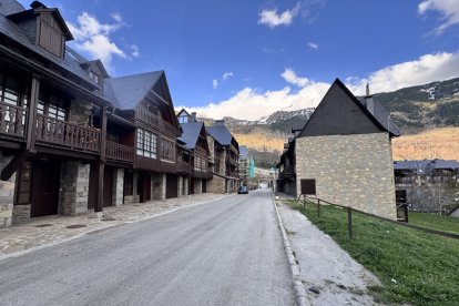 Eth camin de Pessòla, que s’urbanizarà enguan.