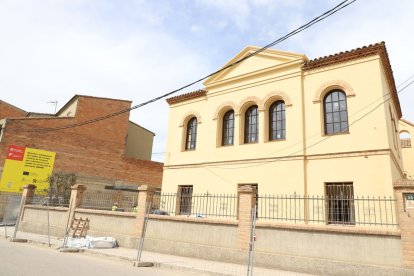 L’edifici de l’antiga rectoria de Térmens, que acollirà el centre de serveis per a la tercera edat. - MAGDALENA ALTISENT