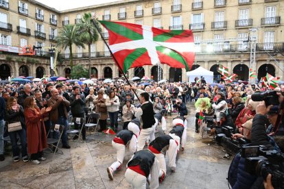 Una actuació ahir durant la festa de l’Aberri Eguna (Dia de la pàtria basca) del PNB a Bilbao. - EUROPA PRESS