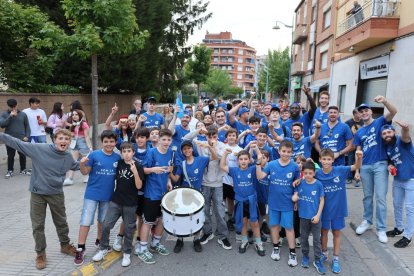 La rua va passar pel centre de la ciutat, on la va seguir l’afició. - J.GÓMEZ