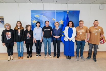Ursula von der Leyen, ayer junto a los representantes de las asociaciones de víctimas de la dana. - COMISIÓN EUROPEA