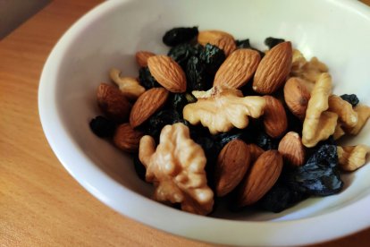Un puñado de frutos secos.