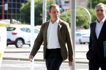 El expresidente del FC Barcelona Sandro Rosell en la entrada en los juzgados de Madrid.