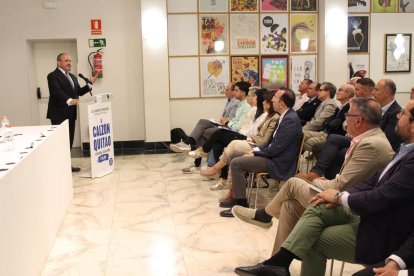 La presentación del libro se hizo en la Casa dels Gegants. - PP LLEIDA