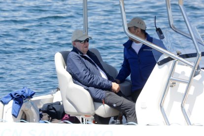 El rey emérito se dedicó ayer a navegar en Sanxenxo. - JOSÉ RAMÓN HERNANDO / EUROPA PRESS