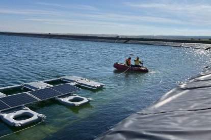 La balsa de Alfés acogerá alrededor de 3.000 placas solares con una potencia más de 2.000 kWn.