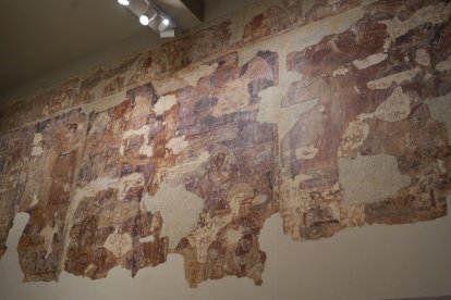 Una de las pinturas murales de Sijena expuestas en el MNAC, en Barcelona.