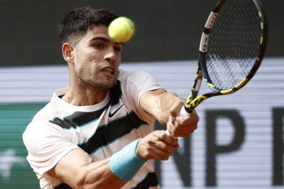 Alcaraz accedeix a quarts de Roland Garros - EFE/ YOAN VALAT