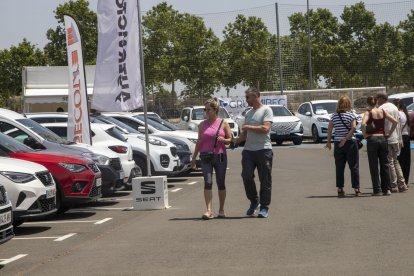 A las 13.00 horas de ayer había pocos visitantes por el fuerte calor. - LAIA PEDRÓS