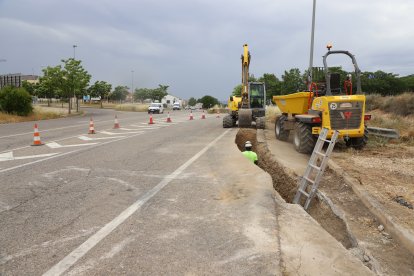Les obras en el acceso del polígono industrial del Camino de los Frailes de Lleida.
