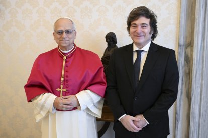 El papa Lleó XIV va rebre ahir el líder argentí Javier Milei. - EFE/EPA/VATICAN MEDIA HANDOUT