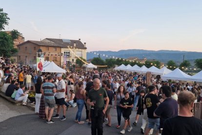 La Fira del Vi va tornar a convertir Talarn en la capital dels caldos del Pirineu.