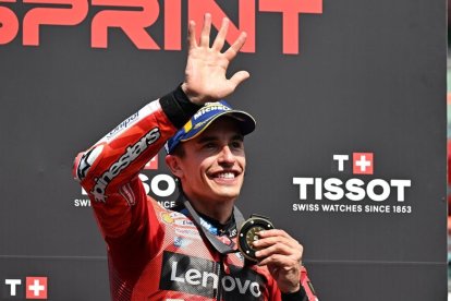 Àlex Márquez celebra la seua segona posició en la cursa esprint. - EFE