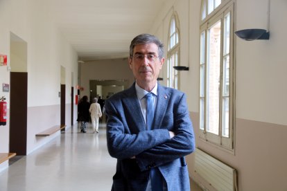 El rector de la UdL, Jaume Puy, a l'edifici del Rectorat de la UdL