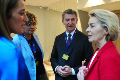 Alberto Núñez Feijóo junto a Ursula von der Leyen. - SEBASTIÁN HIPPERDINGER / EUROPA PRESS