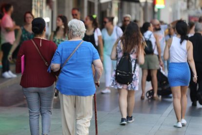 Las mujeres son las más fectadas por la parcialidad durante su vida laboral. - FIRMA