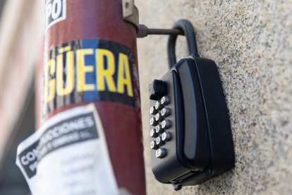 Caixa de seguretat d’un pis de lloguer turístic.