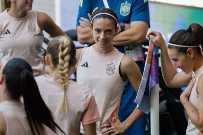 Aitana Bonmatí, durante el entrenamiento de ayer con la Selección. - EFE