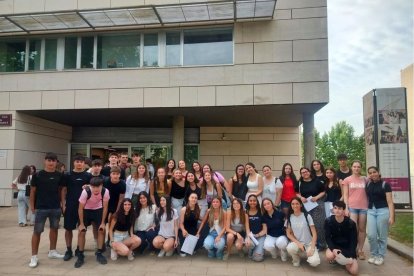 Grupo de alumnos de Segundo de Bachiller del IES Josep Vallverdú que este año fue a la selectividad. - IES JOSEP VALLVERDÚ