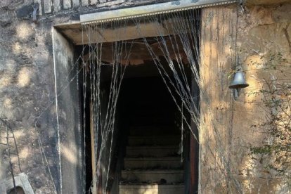 Daños en una casa de Vilamajor, en Cabanabona. - FINA GÓMEZ