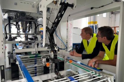 Crespín va visitar ahir l’empresa familiar TMI. - SUBDELEGACIÓ DEL GOVERN A LLEIDA