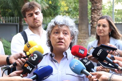 La subdirectora de Protecció Civil, Imma Solé, en una atenció als periodistes al Departament d'Interior.