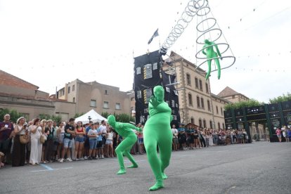 La inauguració de l’11a edició del Carnaval de Secà va tenir lloc ahir amb l’espectacle ‘Vòrtex’. - CARMINA MARSIÑACH