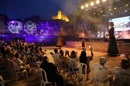 L’espectacle de dansa i música que ahir es va celebrar al parc de la Transsegre. - AMADO FORROLLA