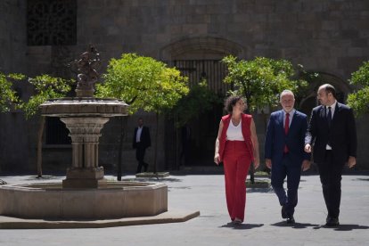 Alícia Romero, Ángel Víctor Torres i Albert Dalmau, després de la comissió bilateral. - EUROPA PRESS