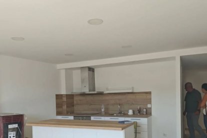Un dels habitatges, gairebé finalitzat, al Soleràs. - GARRIGUES ALTES