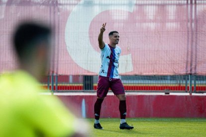 El delantero canario Giovanni Navarro, nuevo refuerzo para el Atlètic Lleida.