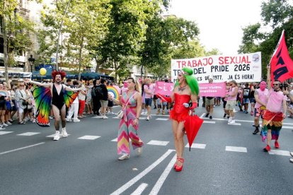 El desfile volvió a llenar las calles del centro de Barcelona. - PAU CORTINA/ACN
