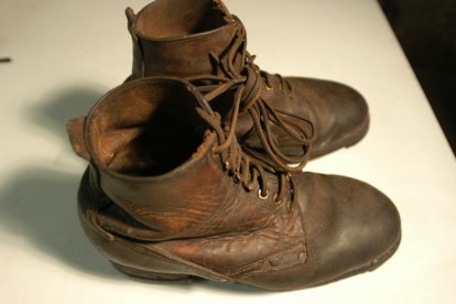 Botes de seguretat (núm. inv. 572).