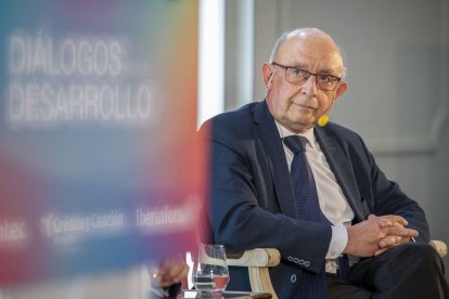 Imagen de archivo del exministro de Hacienda Cristóbal Montoro. - EFE/RAQUEL MANZANARES
