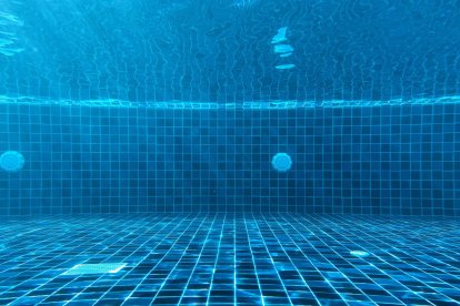 Imagen de archivo de una piscina.