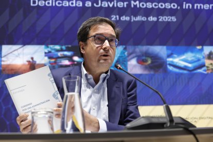 El ministro para la Transformación Digital y de la Función Pública, Óscar López, presenta su estrategia para la transformación de la Administración General del Estado. Madrid. EFE/Zipi Aragón